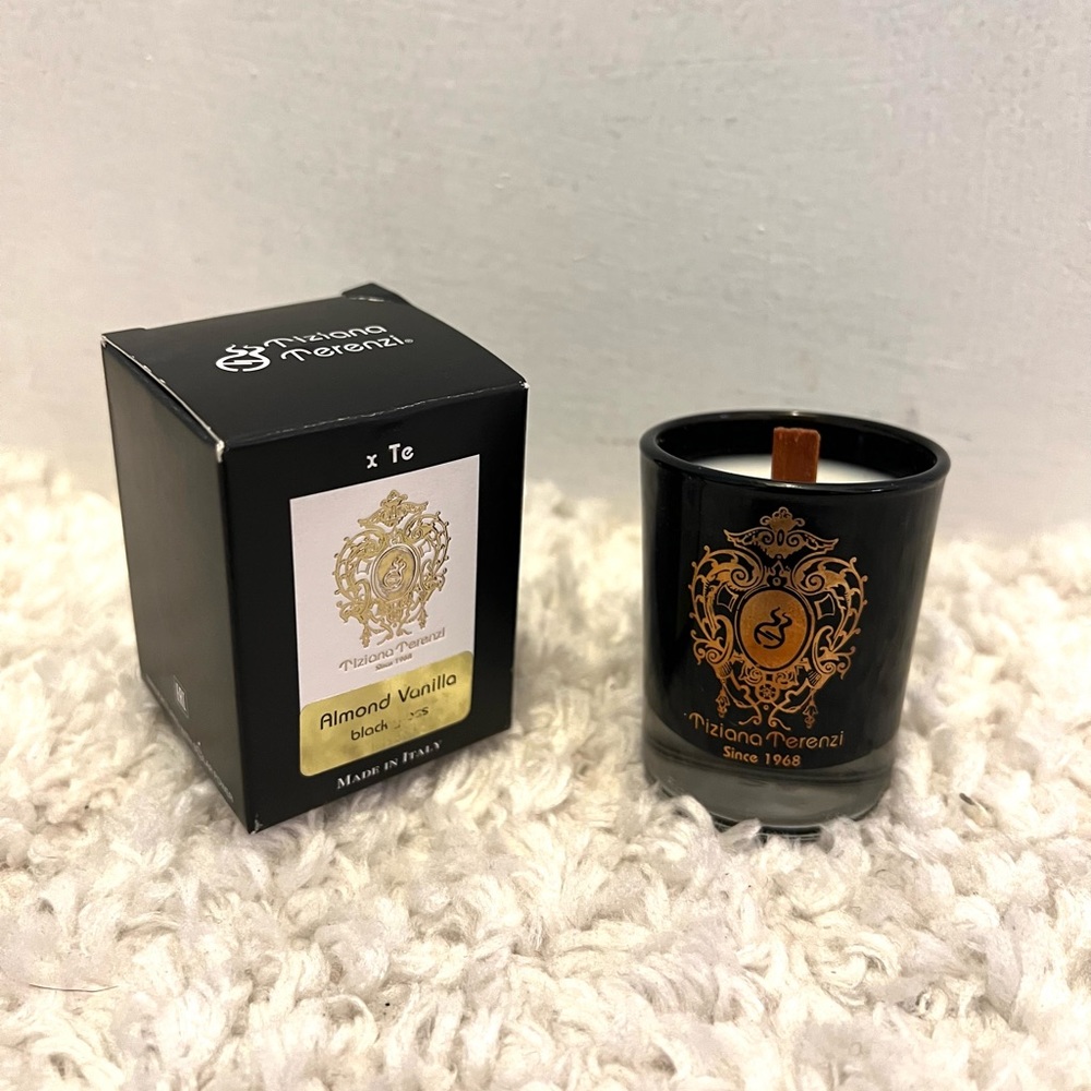 Tiziana Terenzi Black Glass Almond Vanilla Candle with Wooden Wick
